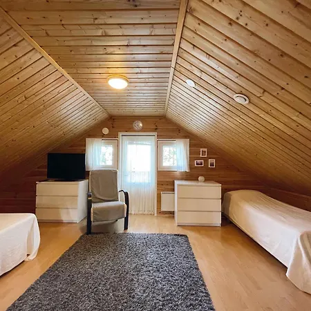 Sinikaisla Huoneisto